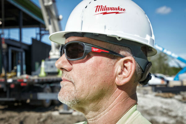 Milwaukee Performance VH bril donker - Afbeelding 3
