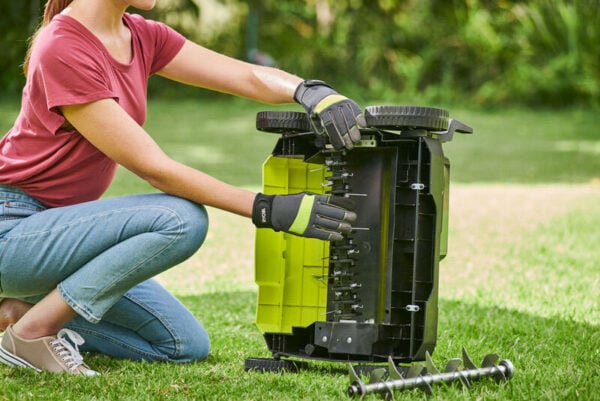 Ryobi One+ RY18SFX35A Verticuteerder - Afbeelding 7